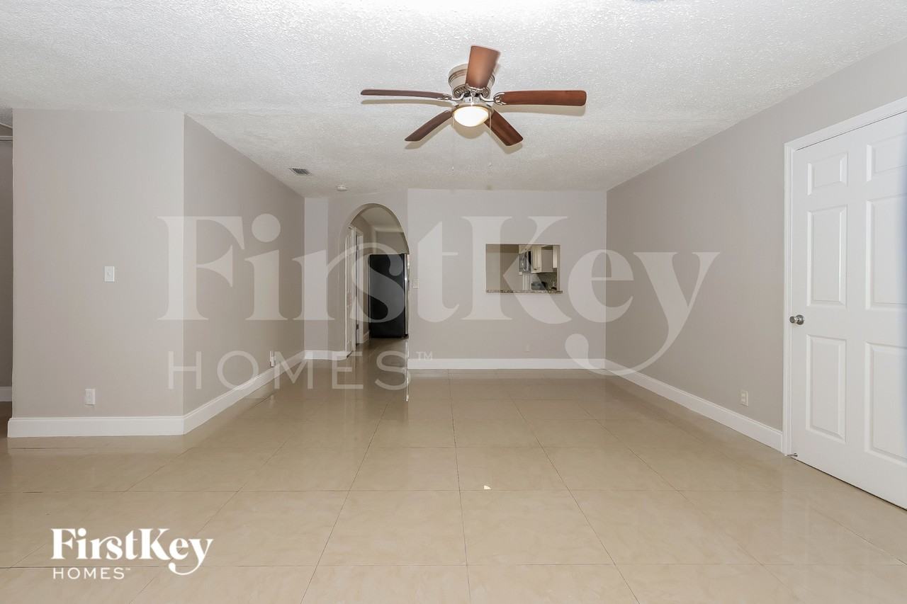 6126 Arcade Ct - Photo 5 of 15