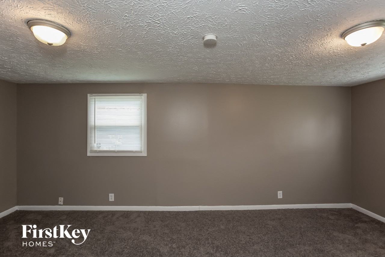 6072 Bettcher Ave - Photo 4 of 15