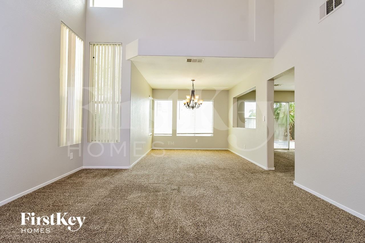 6046 Evening View St - Photo 5 of 16