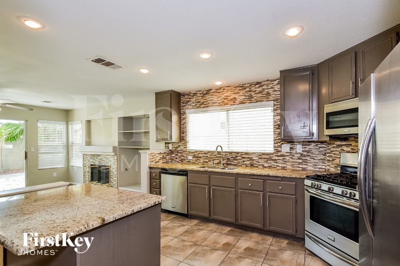 6046 Evening View St - Photo 6 of 16