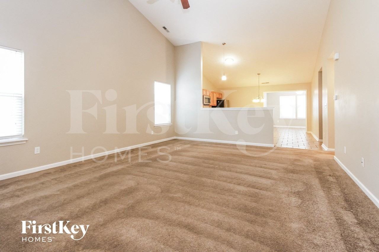 6032 Pennyworth Cir - Photo 2 of 15