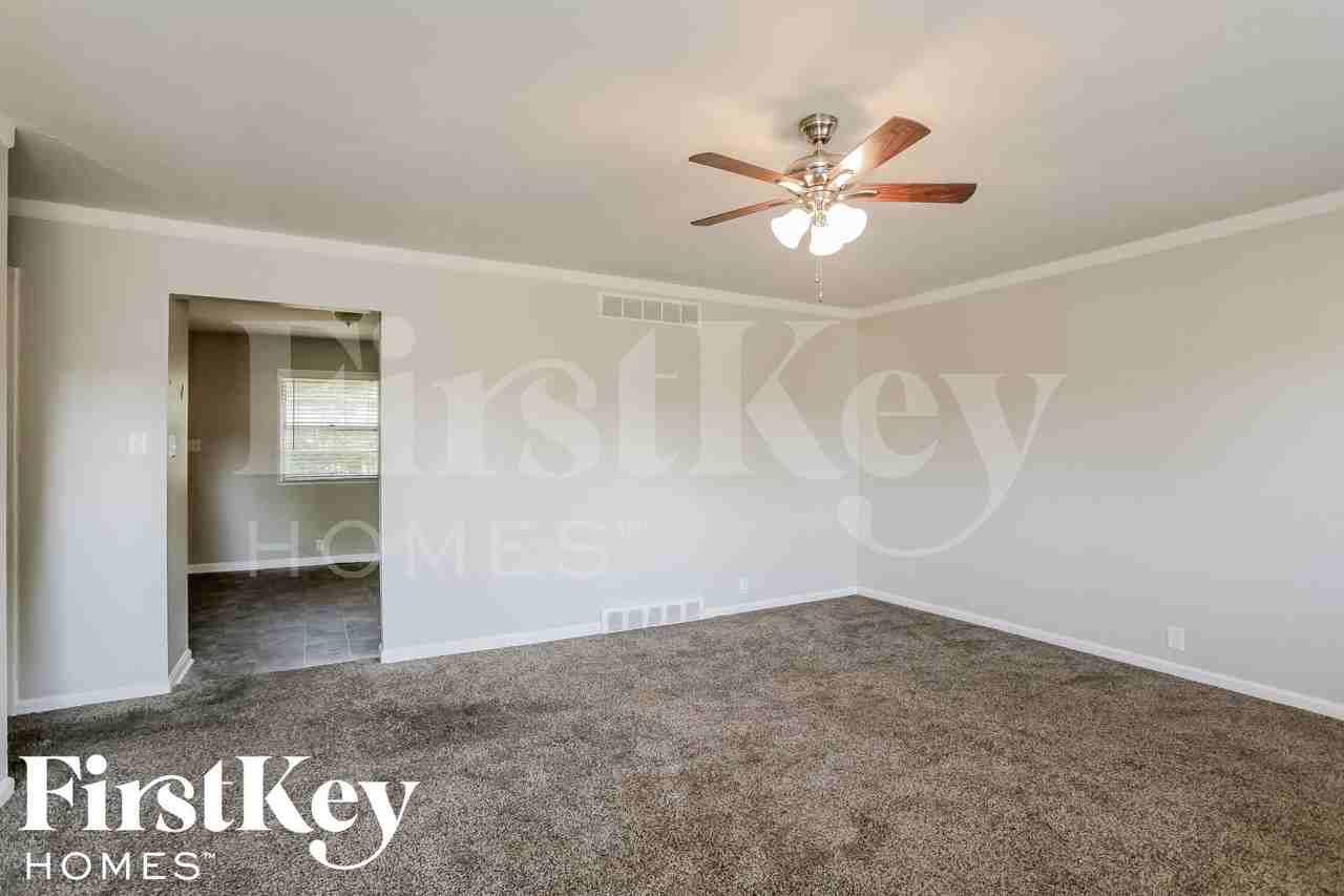 5920 Schoolwood Dr - Photo 4 of 15