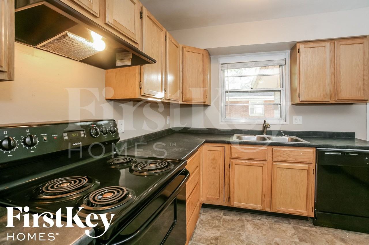 5920 Schoolwood Dr - Photo 5 of 15