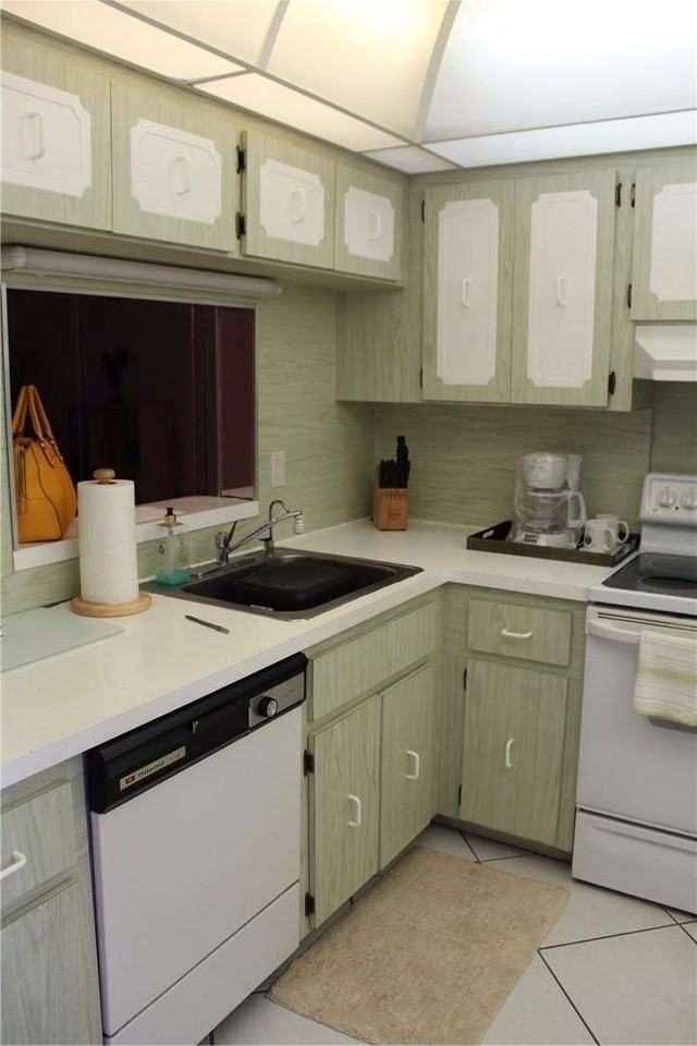 3571 Inverrary Dr #308 - Photo 6 of 9