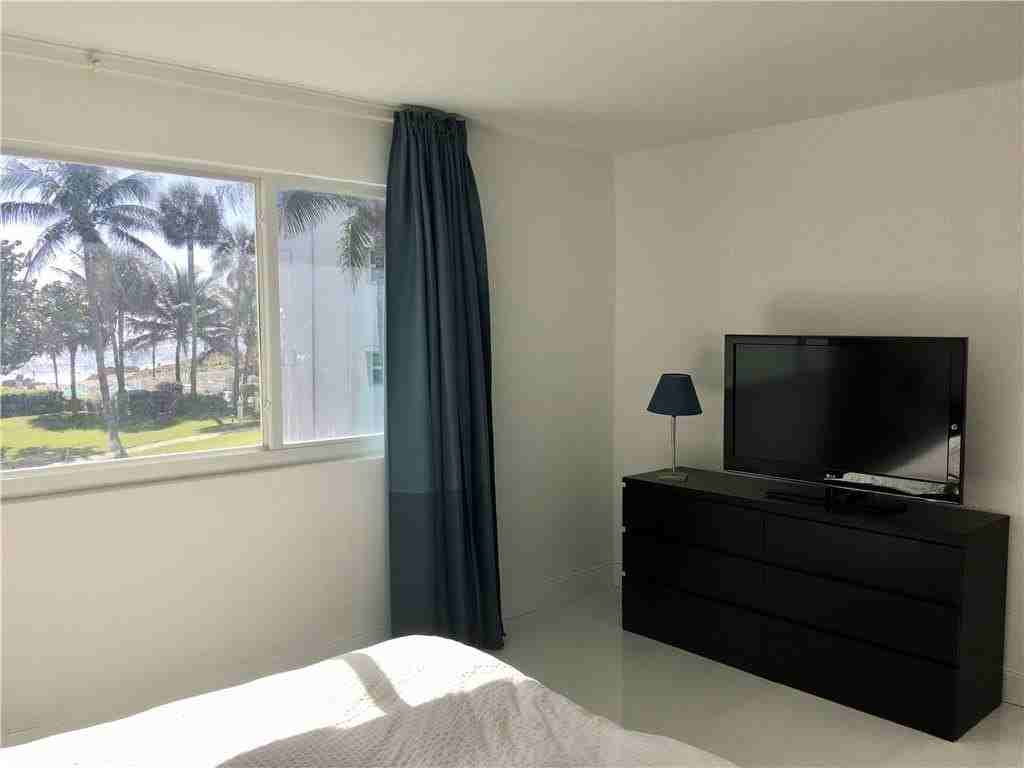 500 SE 21st Avenue unit: Villa 10 - Photo 7 of 15