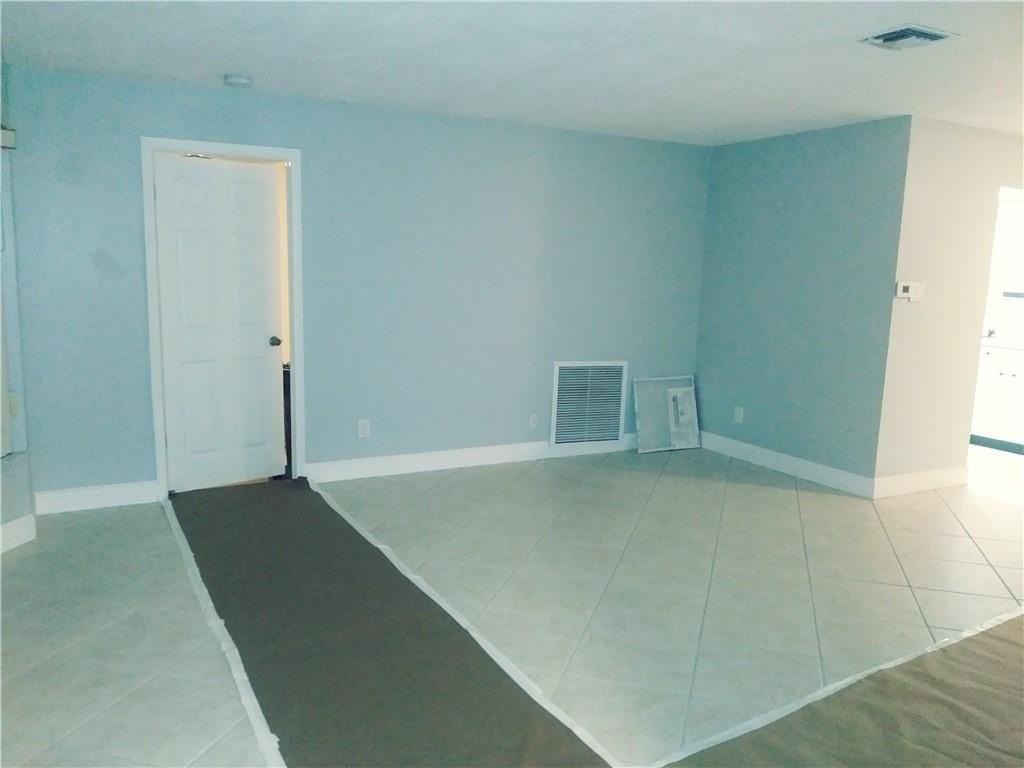 2630 Nw 42nd Ter - Photo 4 of 50