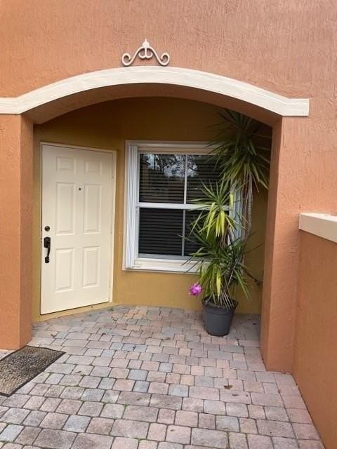 143 Sw Terrace unit: 935 - Photo 3 of 5