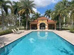 143 Sw Terrace unit: 935 - Photo 5 of 5