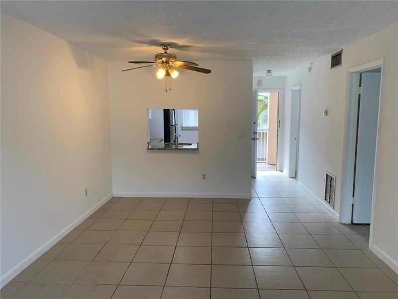 2800 Nw 56th Ave #D203 - Photo 5 of 7