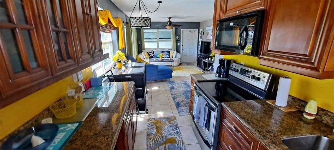 2400 Ne 16th St Apt 109 - Photo 5 of 11