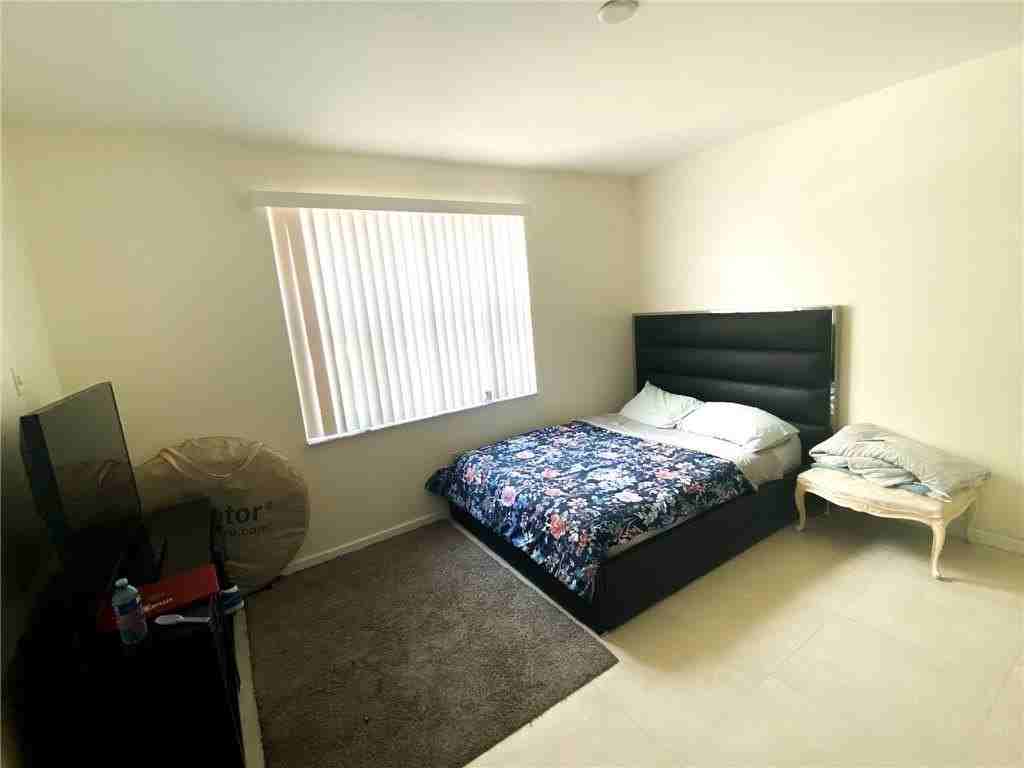 4700 Sw 160th Ave Apt 411 - Photo 4 of 7