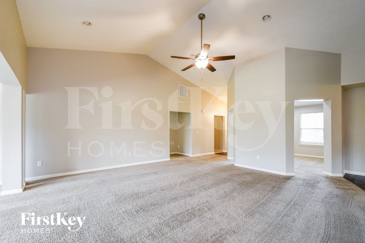 5696 W Port Dr - Photo 5 of 15