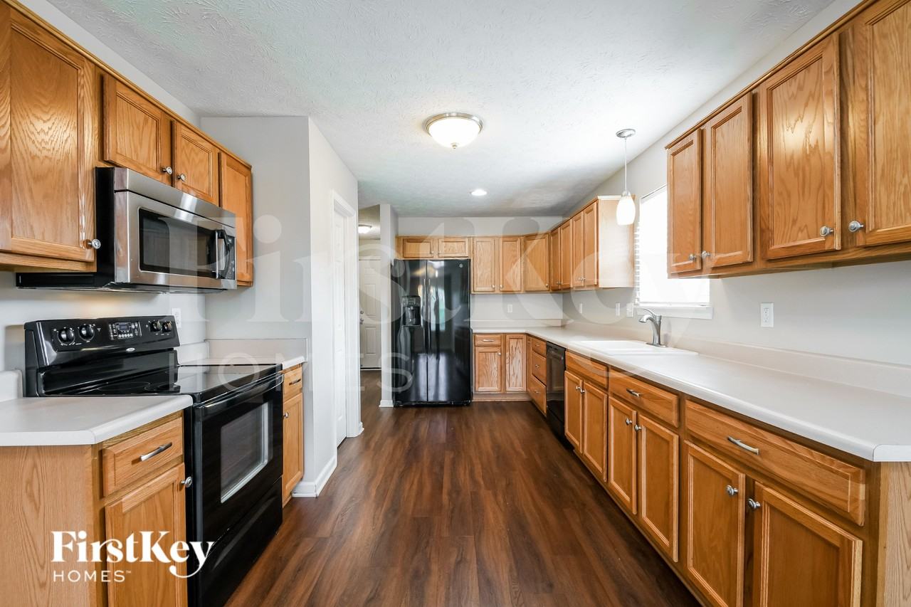 5696 W Port Dr - Photo 7 of 15