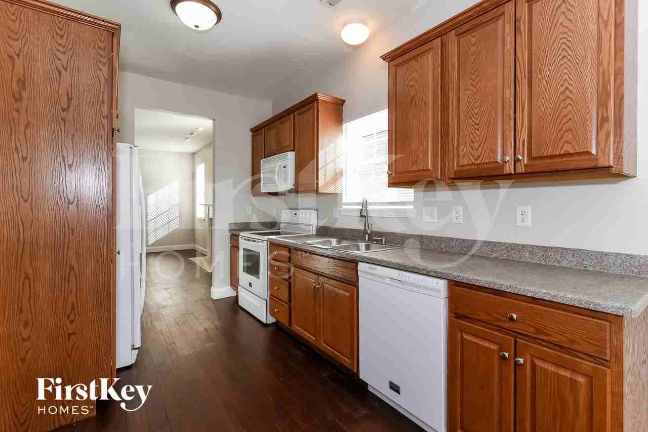 5630 Sweet River Dr - Photo 6 of 15