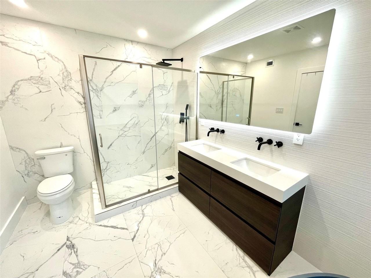 1215 E Broward Blvd - Photo 3 of 10