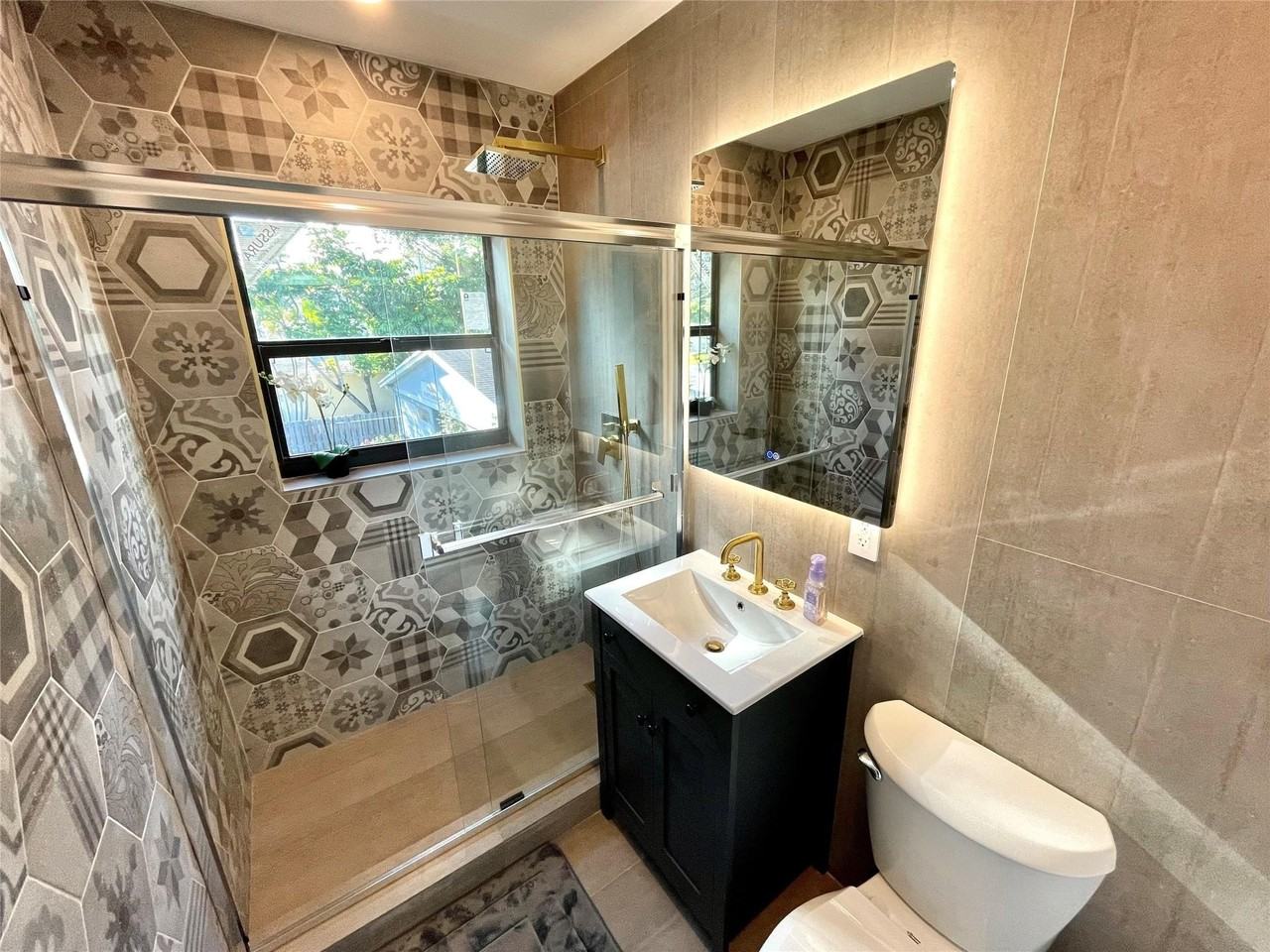 1215 E Broward Blvd - Photo 4 of 10