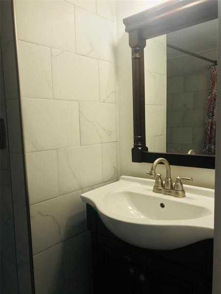 1449 N 14th Way #102 - Photo 7 of 10