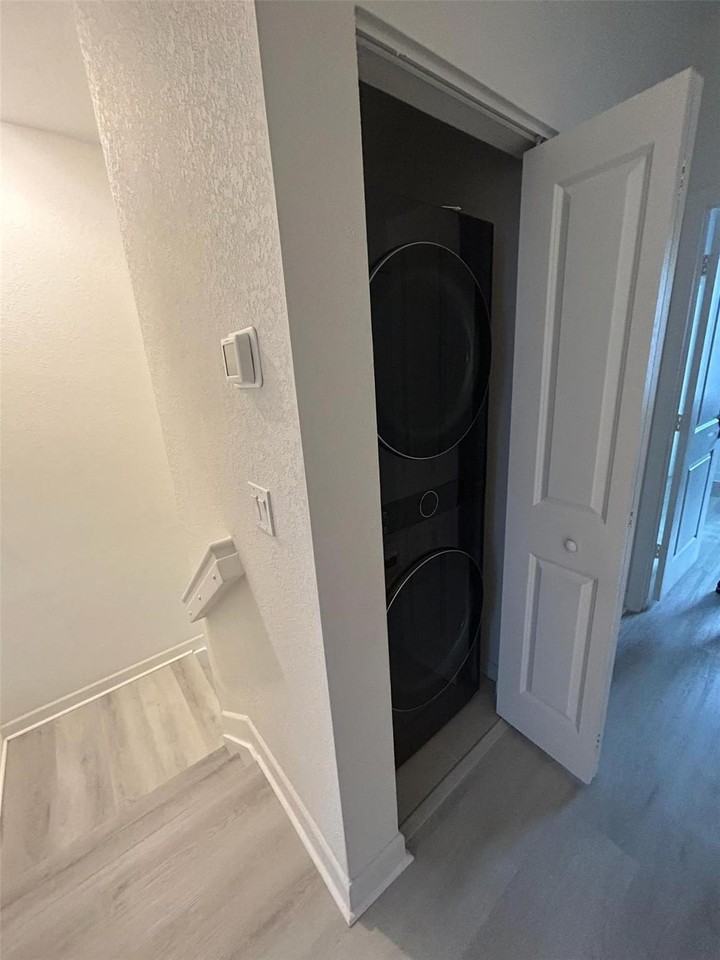 851 Ne 211th St - Photo 3 of 7