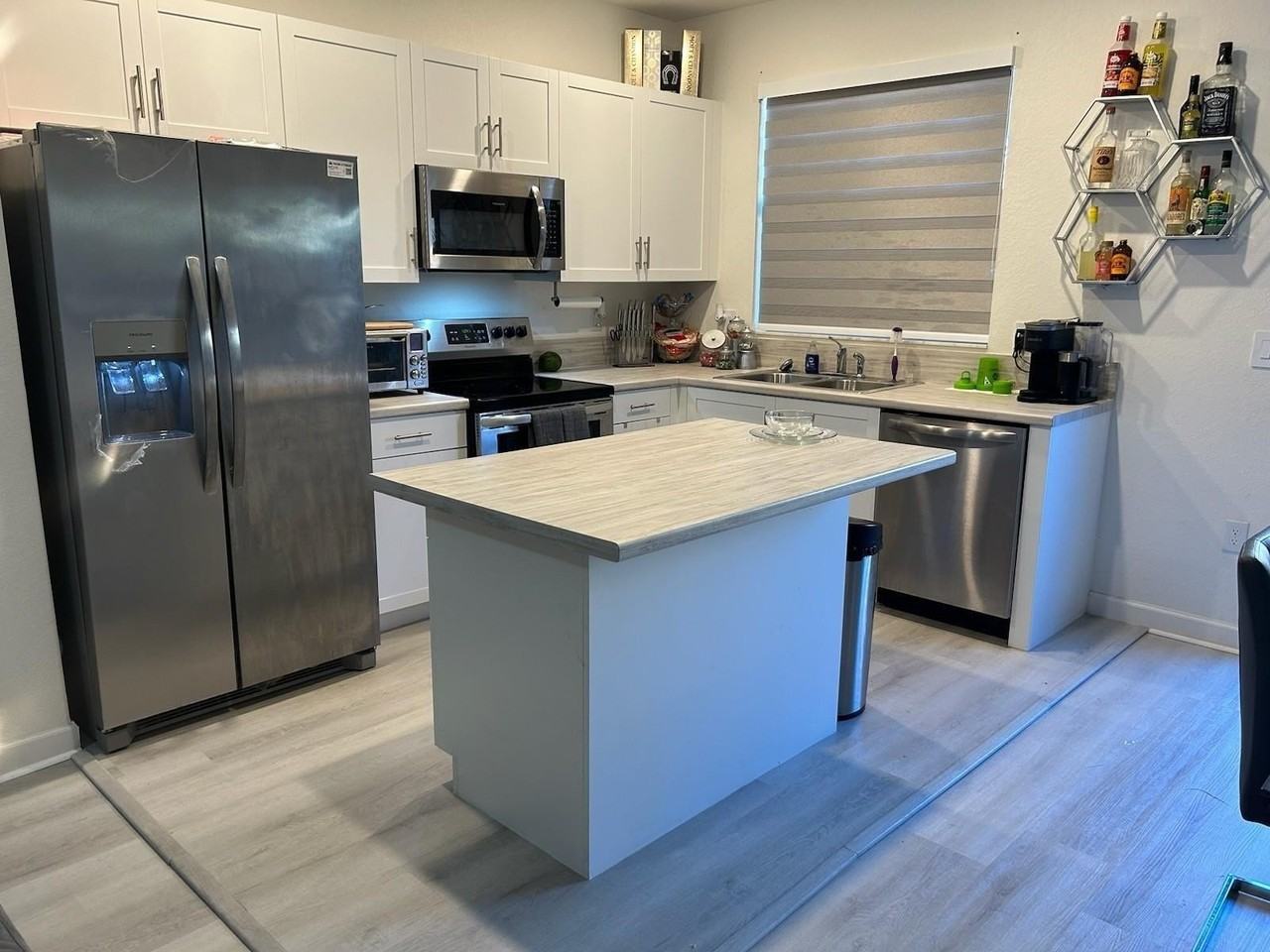 851 Ne 211th St - Photo 6 of 7