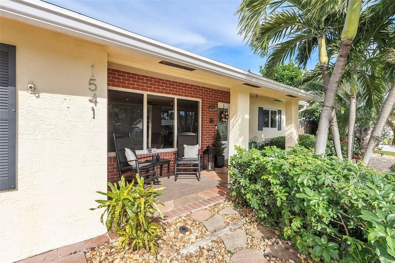 1541 Ne 34th St - Photo 2 of 14