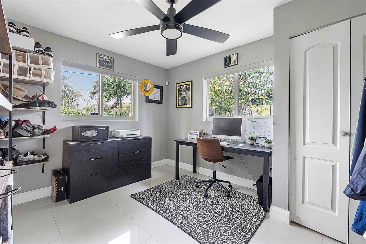 1541 Ne 34th St - Photo 6 of 14