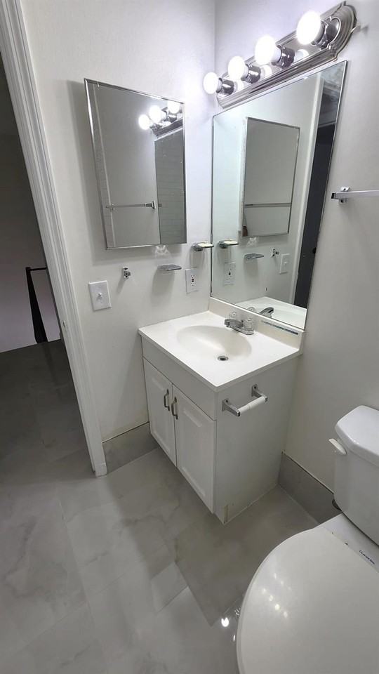 22133 Sw 103rd Ave - Photo 3 of 18