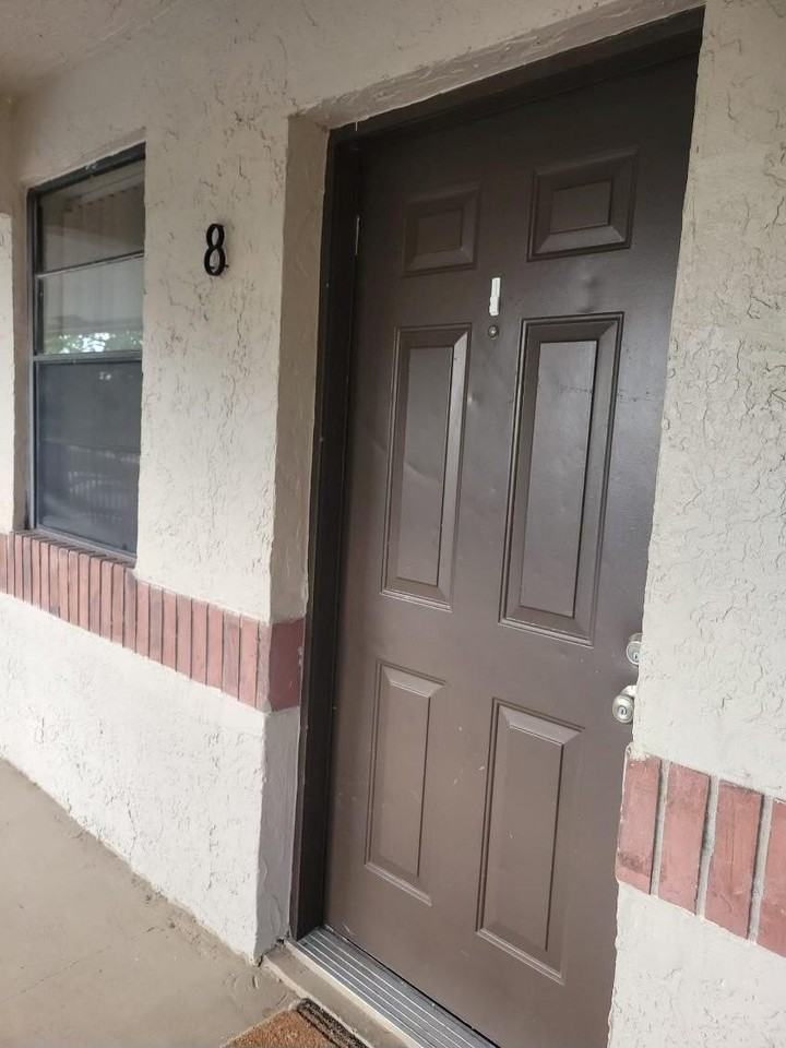 10825 Royal Palm Blvd Apt 8 - Photo 3 of 10