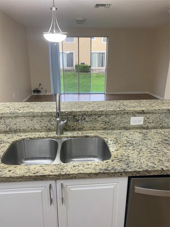 6300 Landings Way - Photo 5 of 24