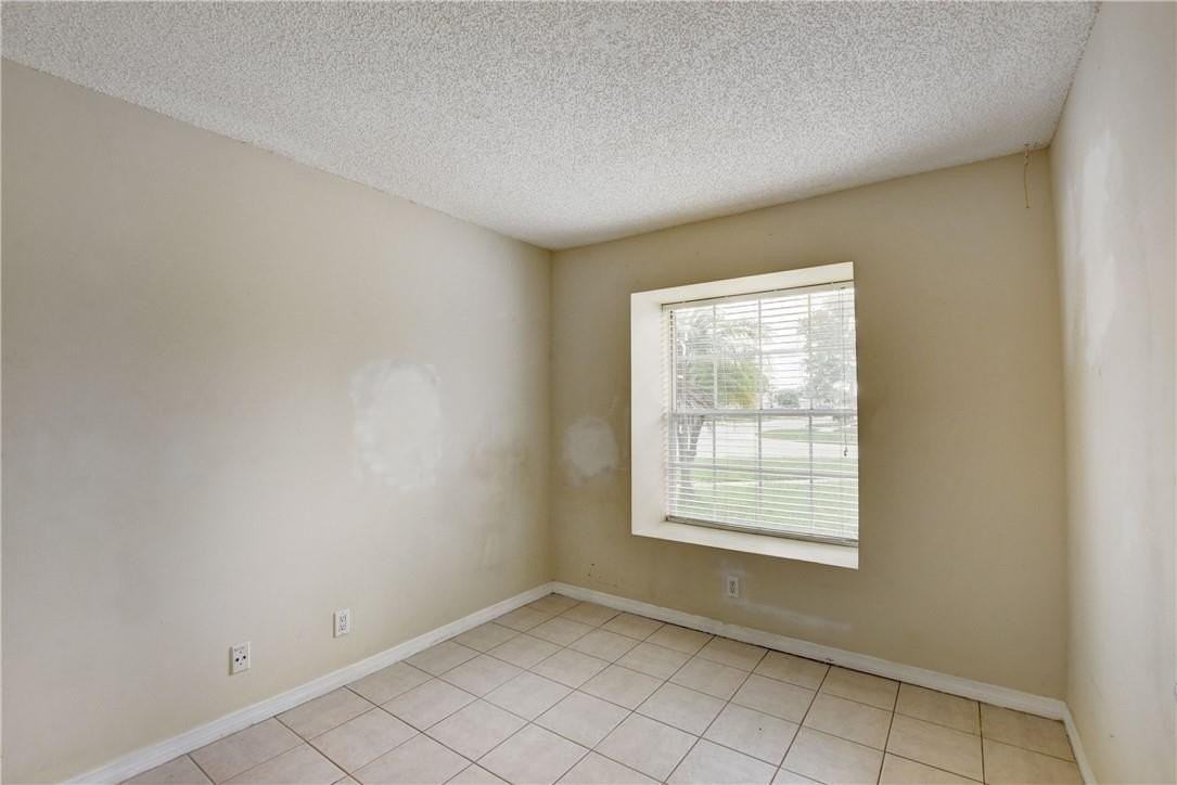 7958 Piper Ln - Photo 5 of 27