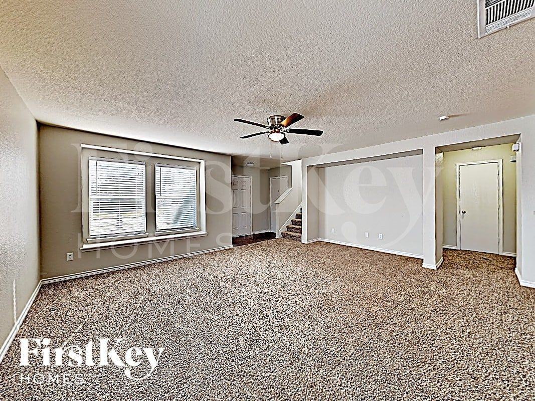 5423 Montague Ln - Photo 2 of 17