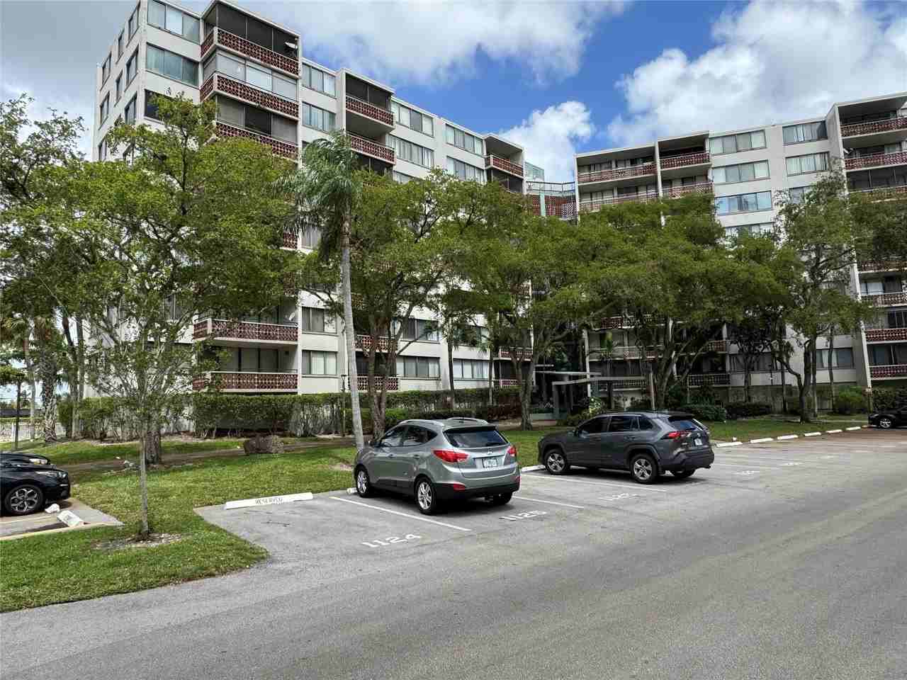 4222 Inverrary Blvd #4306