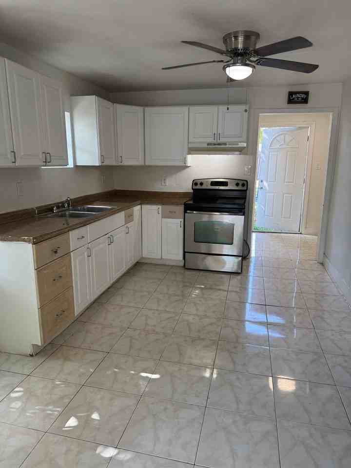 2127 Cleveland Street unit: Front - Photo 3 of 3