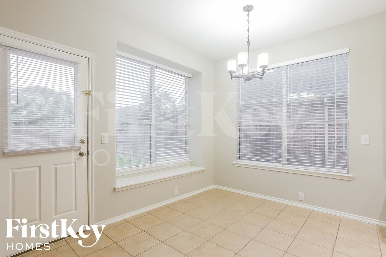 5411 Baldwin Elm St - Photo 4 of 15