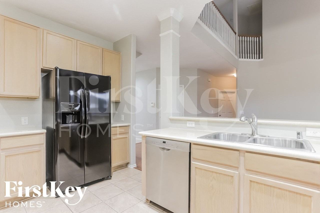 5411 Baldwin Elm St - Photo 6 of 15