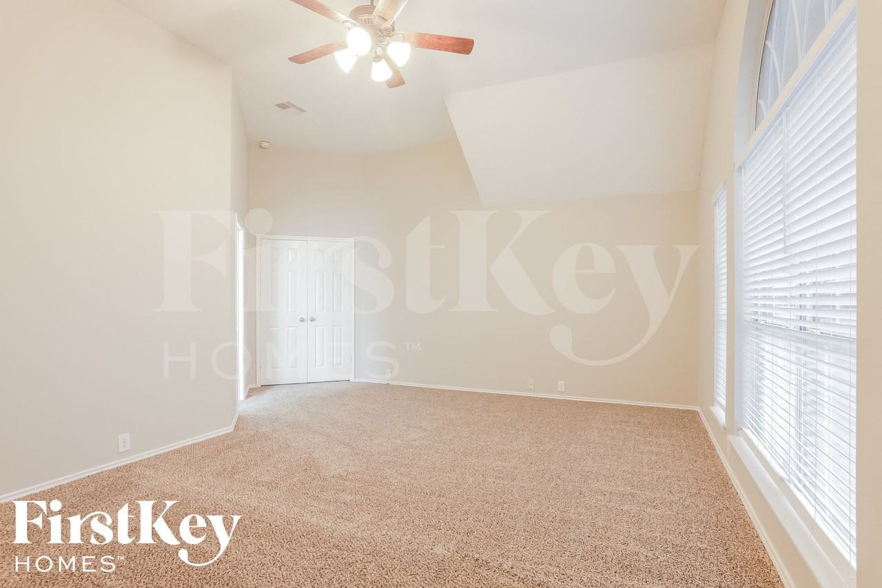 5411 Baldwin Elm St - Photo 7 of 15