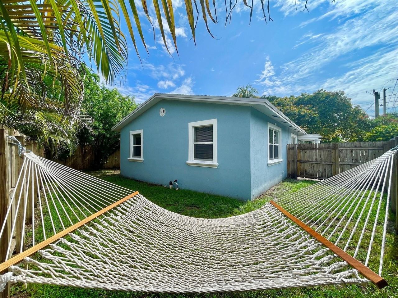 100 Ne 12th St - Photo 2 of 29