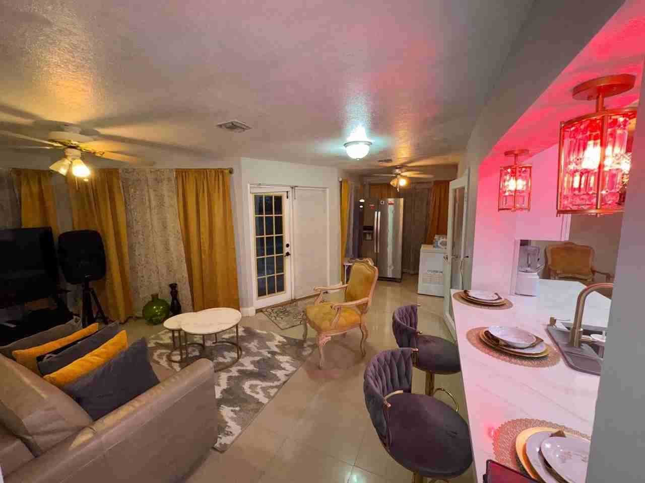 6704 Inwood - Photo 3 of 7