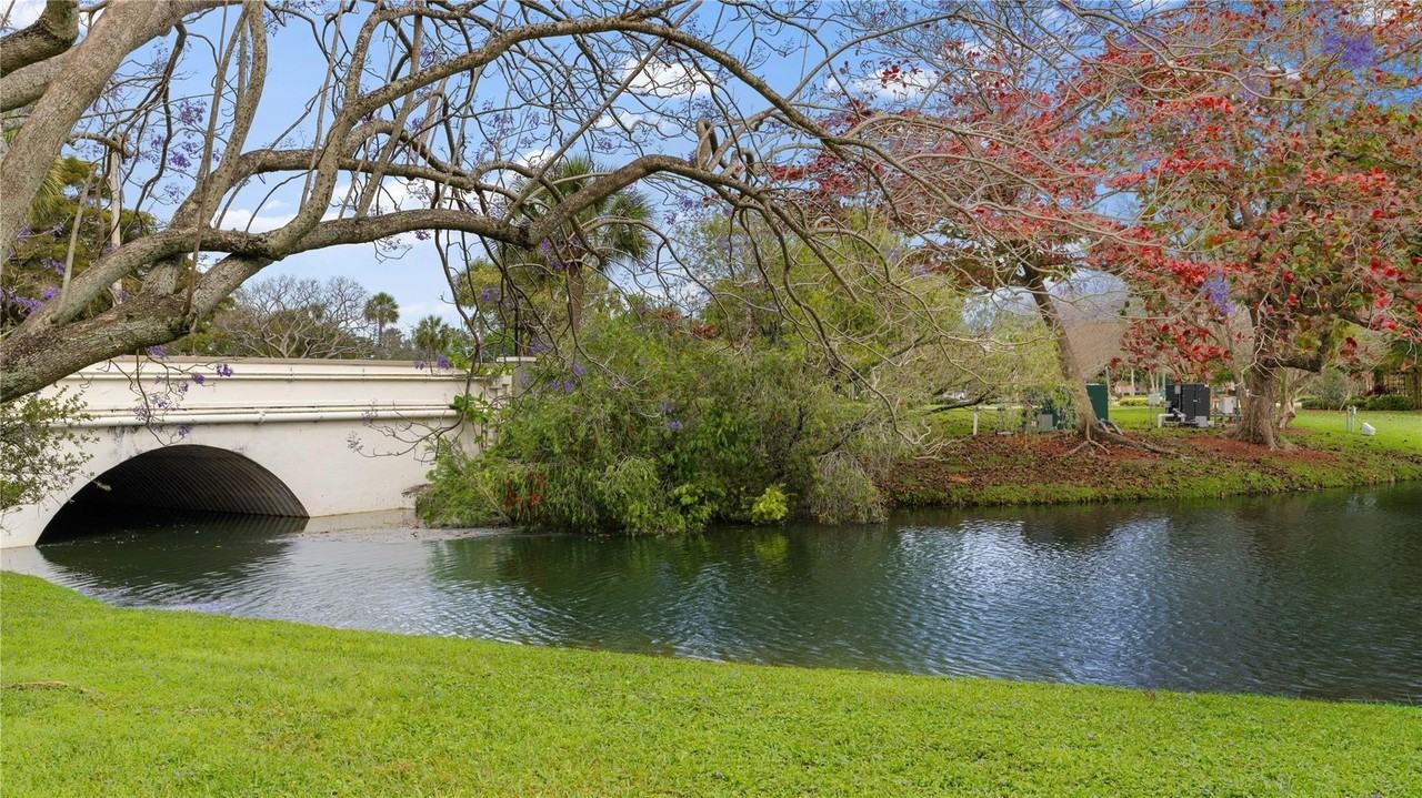 2710 Nassau Bnd Apt B1 - Photo 4 of 27