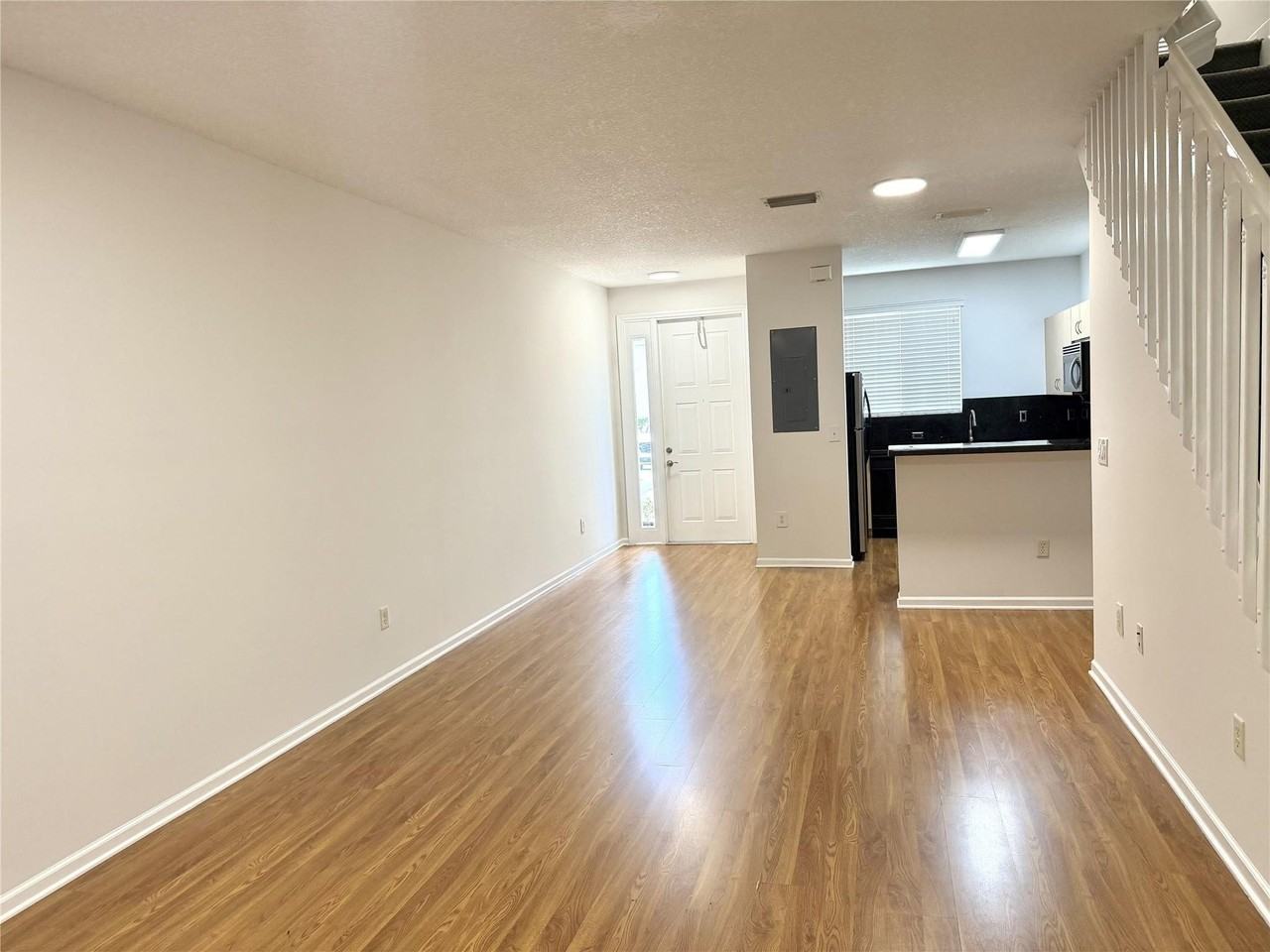 4854 Nw 58th Mnr - Photo 6 of 33