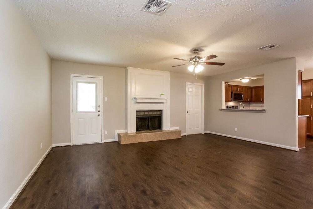 3206 Teakwood Cir - Photo 2 of 15