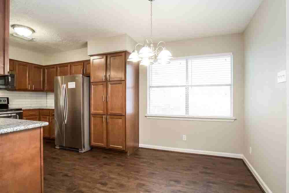 3206 Teakwood Cir - Photo 5 of 15