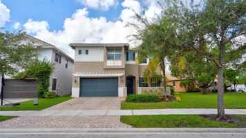 featured image of 8343 Nw 121st Way