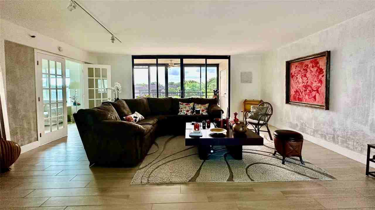 7582 Regency Lake Dr Apt 301 - Photo 2 of 20