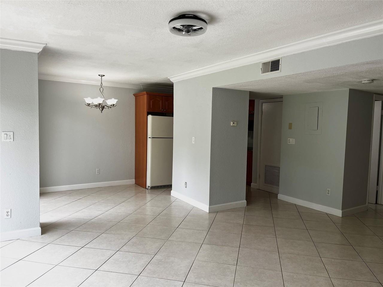 8149 Lagos De Campo Blvd Unit B-1 - Photo 5 of 44