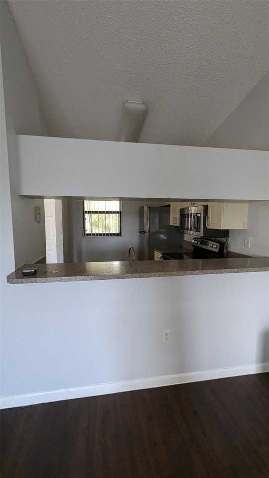 9919 Nob Hill Ln #9919 - Photo 7 of 19
