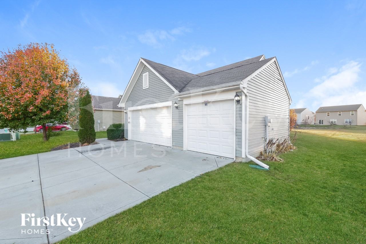 4744 Altar Ct - Photo 3 of 16