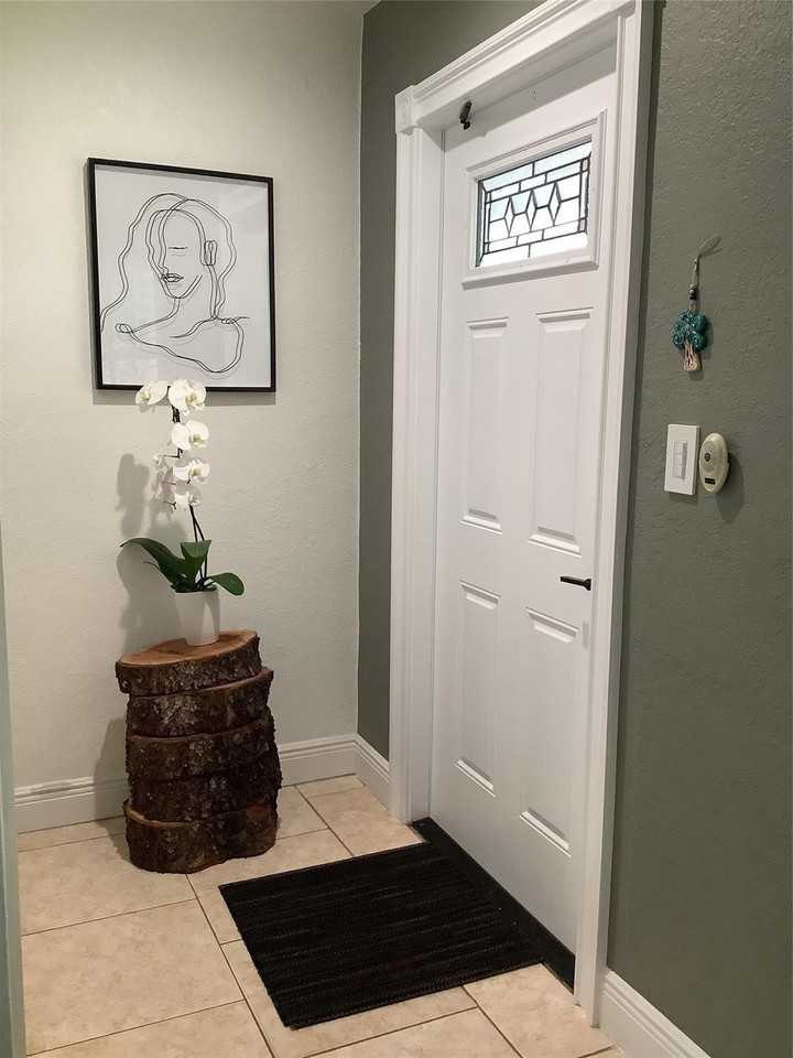 8260 Nw 11th Ct - Photo 3 of 20