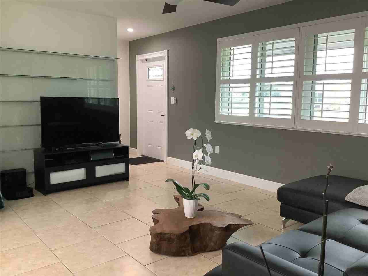 8260 Nw 11th Ct - Photo 4 of 20