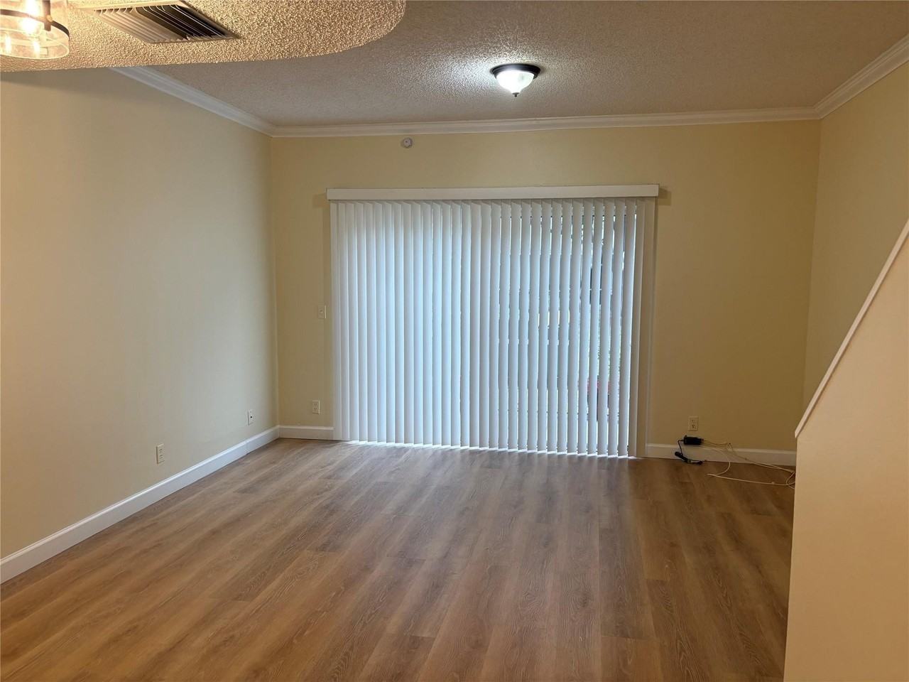 7835 Dixie Beach Cir Unit 7835 - Photo 5 of 10