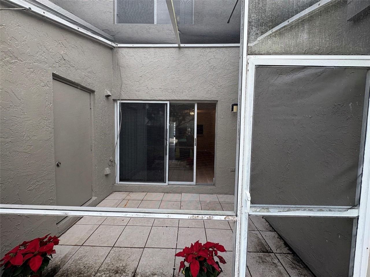 7835 Dixie Beach Cir Unit 7835 - Photo 7 of 10